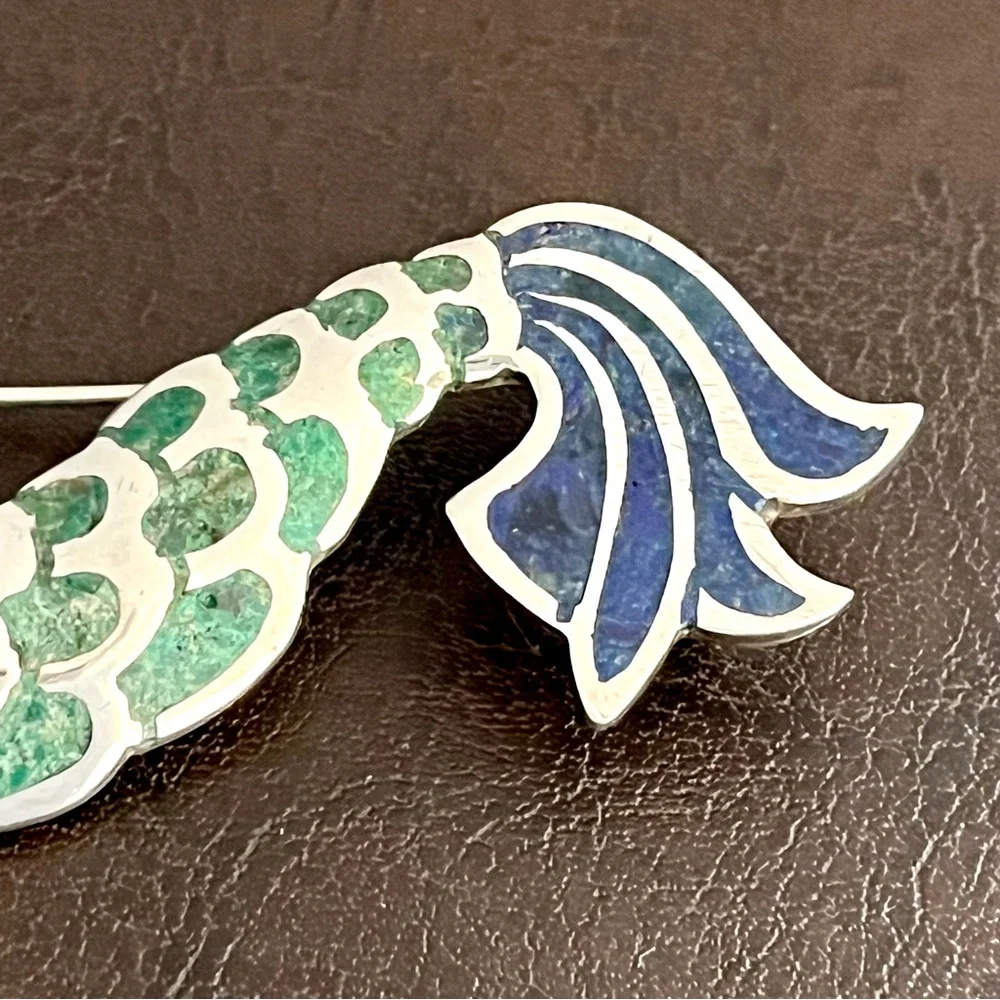 🟩SALE🟩 Vintage Signed Los Castillo sterling  crushed stone inlay fish pendant - Picture 5 of 10